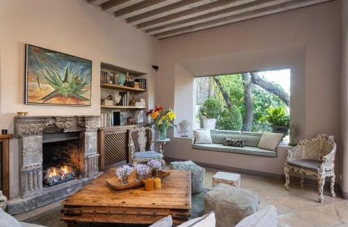 Atascadero House | Casa Libelula, 3BR with Rooftop, Hot Tub & Views