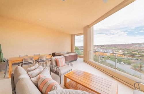 La Paz House | Casa Los Bitos Beach Club Golf Cart & Housekeeping