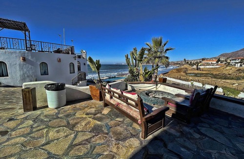 Playas de Rosarito Villa | Casa Luna Llena oceanfront villa, sleeps 20+, pool, jacuzzi, beach, bbq, views