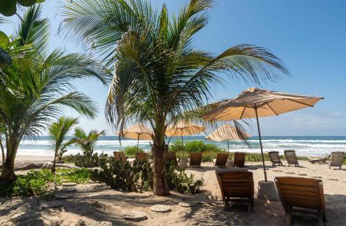 Barra de Colotepec House | Casa Mariposa Beach Hotel