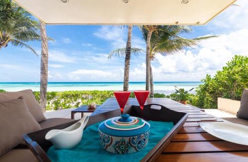 Playacar Fase I House | Casa Martini- Oceanfront private pool house for 6