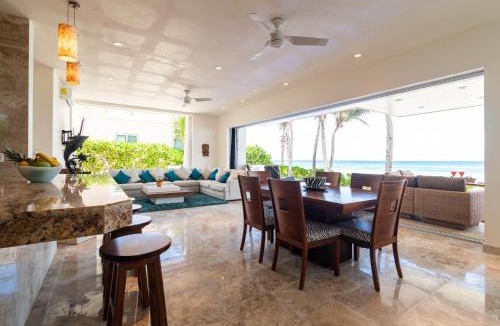 Playacar Fase I House | Casa Martini- Oceanfront private pool house for 6