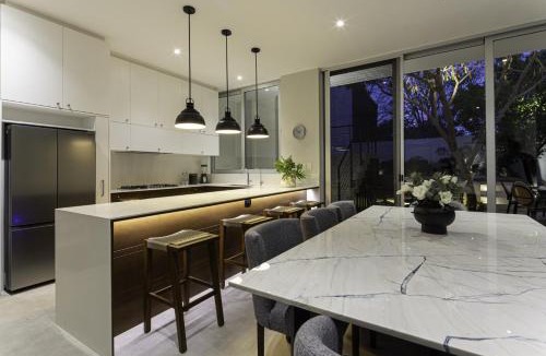 Zona Paseo Montejo House | Casa Naranjas Design home with Pool and Jacuzzi