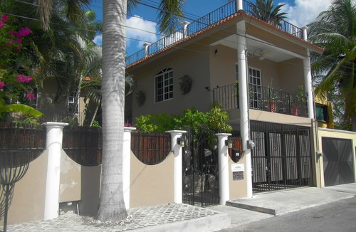 Colonia Andres House | CASA OKLAHOMA in Cozumel Mexico is beautiful, private oasis 3 blocks from Ocean.