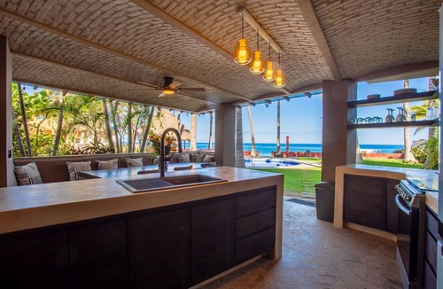 North End Villa | Casa Palmar 3BR · Remarkable 3BR, 2BA Beachfront Condo