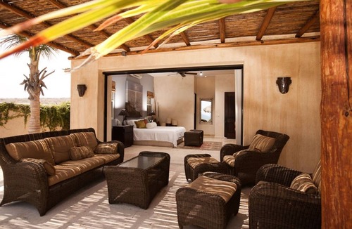 La Fortuna House | Casa Panga Beachfront House with Infinity Pool and Swim-up Bar