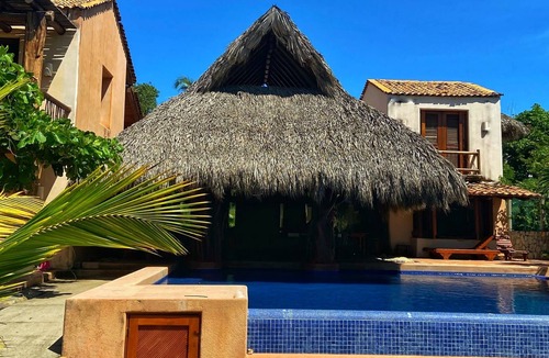 Zihuatanejo House | CASA ROSA, Access to the beach