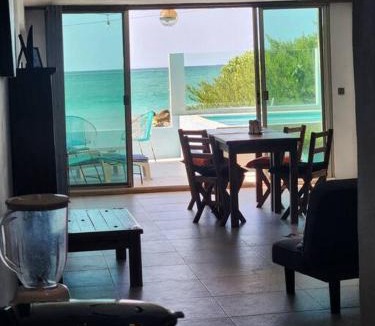 Puerto Yucalpeten House | Casa Rosa 2 bedroom beach fronted home with private pool