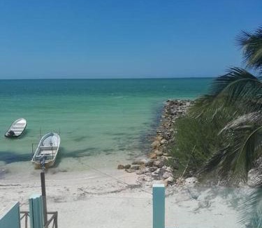 Puerto Yucalpeten House | Casa Rosa 2 bedroom beach fronted home with private pool
