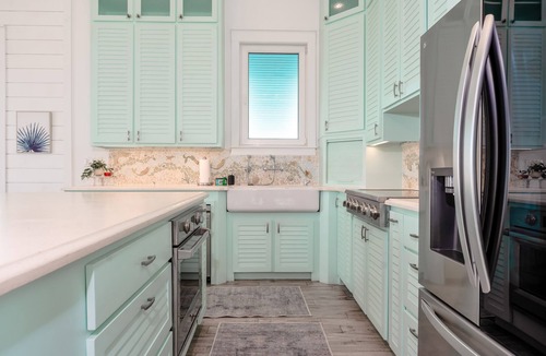 The Shores House | Casa Sirena beautiful 4br home with private pool on the bay!