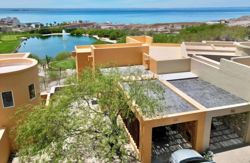 La Paz House | Casa "Vista Azul" at exclusive Puerta Cortés