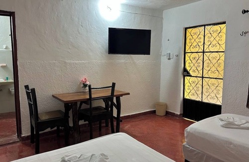 Piste Hostel | Casa zued