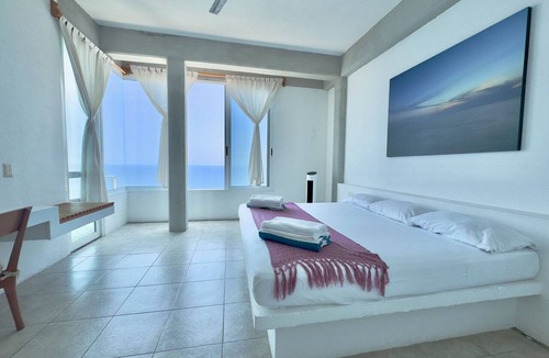 Las Playas Hotel | Casas del Acantilado