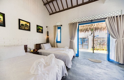 Cam An Hotel | Cashew Tree Bungalow