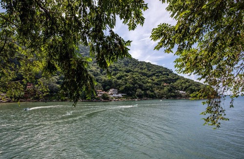 Boca de Tomatlan Cottage | Casita Armonia 1, cabin facing the sea