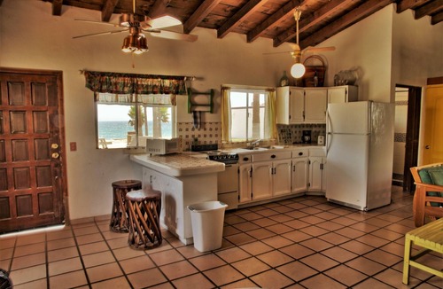 Las Conchas House | Casita Chapman, Las Conchas, 2 BR, 2 Bath, Sleeps 8, Wifi, Satellite TV, $125/Nt