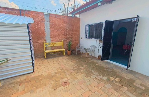 Oaxaca House | Casita on quiet street just 15 minute walk to historic center.