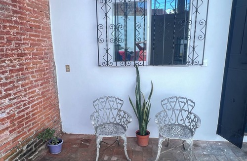 Oaxaca House | Casita on quiet street just 15 minute walk to historic center.