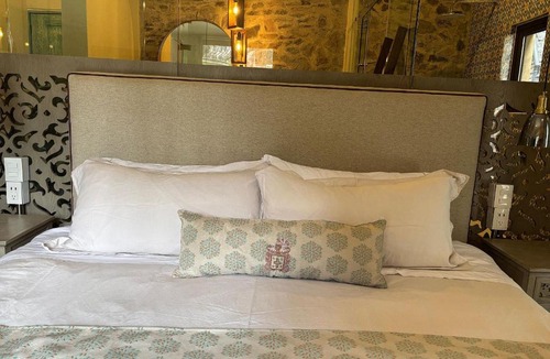 Santeagueda Apartment | Castello di Carlo - Carlo I Suite