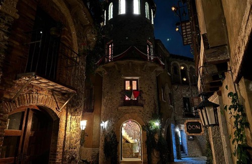 Santeagueda Apartment | Castello di Carlo - Suite Carlo V