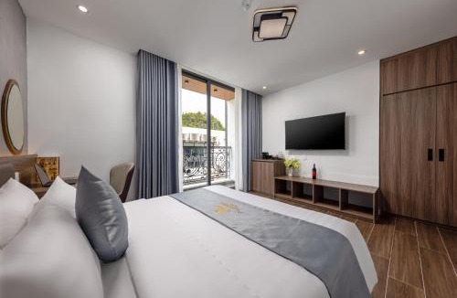 Cat Ba Hotel | Cat Ba Wistaria Hotel- Jacuzzi Rooftop & Fitness