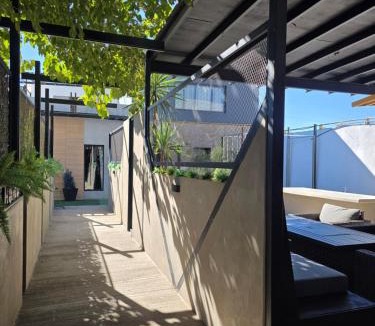 Juarez Municipality Hotel | Cataleya red