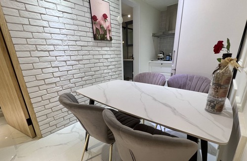 Xinyi Apartment | Central location! XinYi area, Entire 3 rooms apartment!