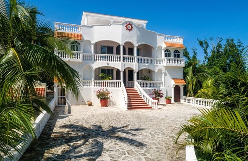 Costa Maya Villa | Chango Villa - Ocean Front - Private Beach - 7 Bedrooms - Scuba Diving