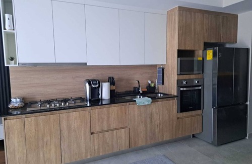 Santa Teresita Condo | Chapu, Consulate, Expo 3BR-AC-Wifi-Parking-Pool