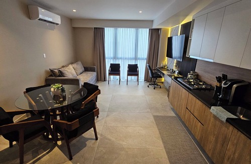 Santa Teresita Condo | Chapu, Consulate, Expo 3BR-AC-Wifi-Parking-Pool