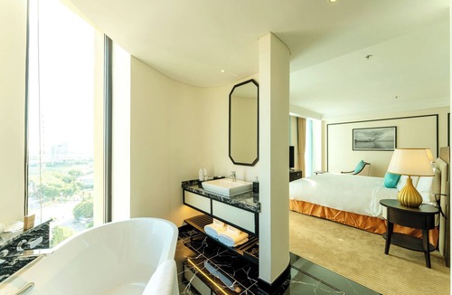Ninh Kieu Hotel | Charmant Suites a Boutique Hotel Can Tho