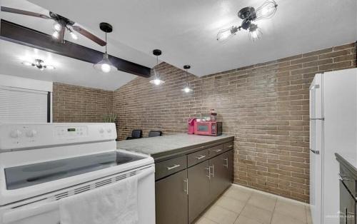 Edinburg Apartment | Charming 1BR Condo Near UTRGV & Downtown Edinburg