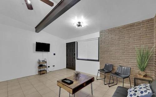 Edinburg Apartment | Charming 1BR Condo Near UTRGV & Downtown Edinburg