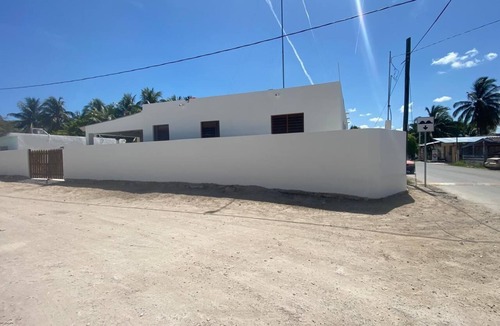 Sisal House | Charming 2-bedroom house with AC, WiFi in welcoming Sisal