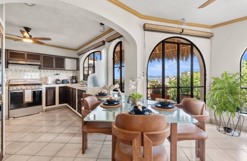 Emiliano Zapata Apartment | Charming 2BR w/AC, WiFi & Stunning City + Mountain Views in Romantic Zone