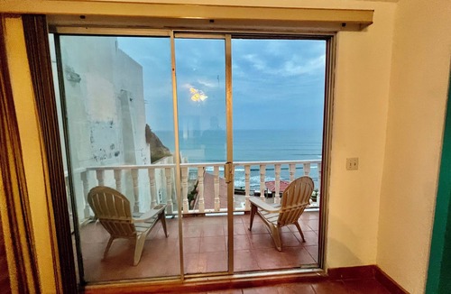 Playas De Tijuana House | Charming 4-bedroom beach house in Rosarito, perfect for your getaway