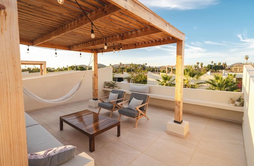 El Pescadero House | Charming bungalow with stunning views in lovely El Pescadero