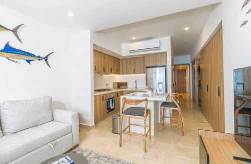 Las Glorias Apartment | Charming Oceanfront Condo