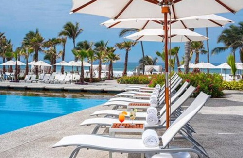 Playa Diamante Resort | Charming resort in gorgeous Acapulco de Juárez with WiFi, AC