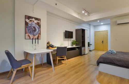 District 10 Apartment | CHARMINGTON LA POINTE