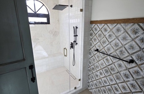 Valle de Guadalupe Bed & Breakfast | Chateau Del Valle | Scenic Premium Suite
