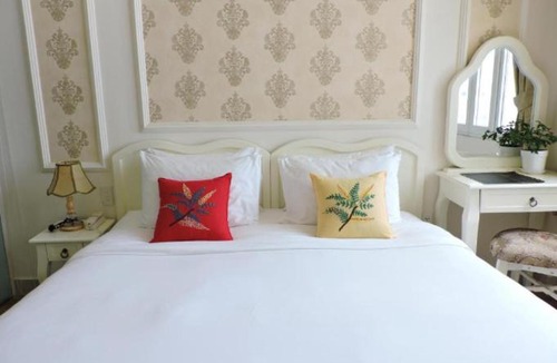 District 4 Hotel | Chez Lotus Rose