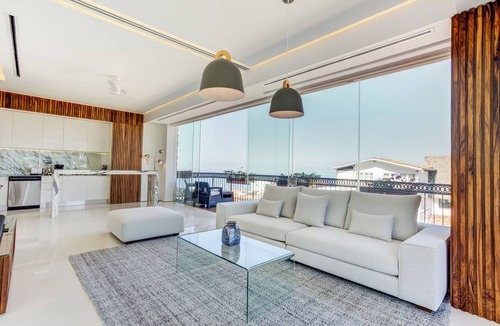 Romantic Zone Apartment | Chic 1 bed 2 bath Best Ocean Views Zona Romantica