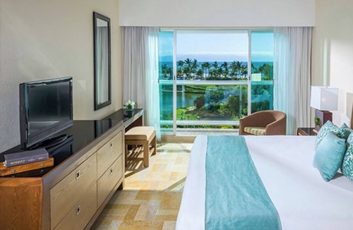 Las Jarretaderas Hotel | Chic 2-bedroom hotel suites with AC, fitness room in amazing Nuevo Vallarta