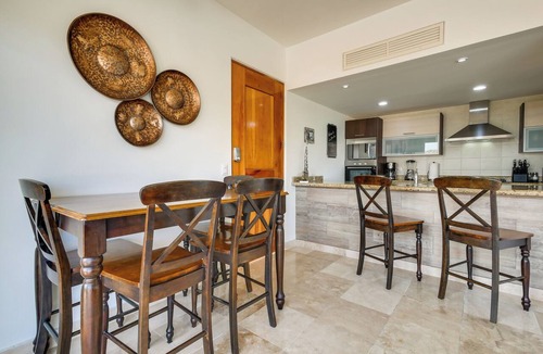 Pedregal Condo | Chic Cabo Condo - Walk to Marina & Downtown!