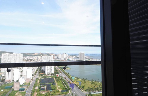 Ha Long Apartment | Chic Studio ICON40 Hạ Long Netflix Access