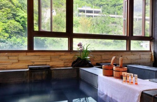 Ren'ai Hotel | Chief Villa Hot Spring Resort