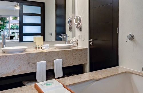 Nuevo Vallarta Resort | Christmas Getaway at Marival Distinct – 2BR Premier Swim-Up Suite w/Butler