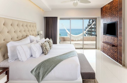 Palmilla Resort | Christmas Week Dec 20-27- Beachfront 2BR at Garza Blanca Los Cabos- Sleeps 6