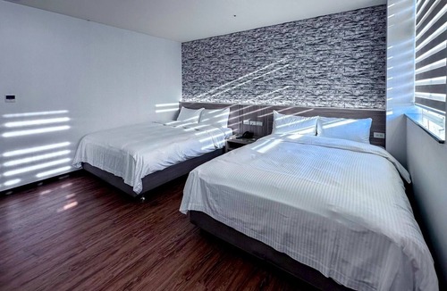 Longtan District Hotel | Chuanfu Shimen Hotel